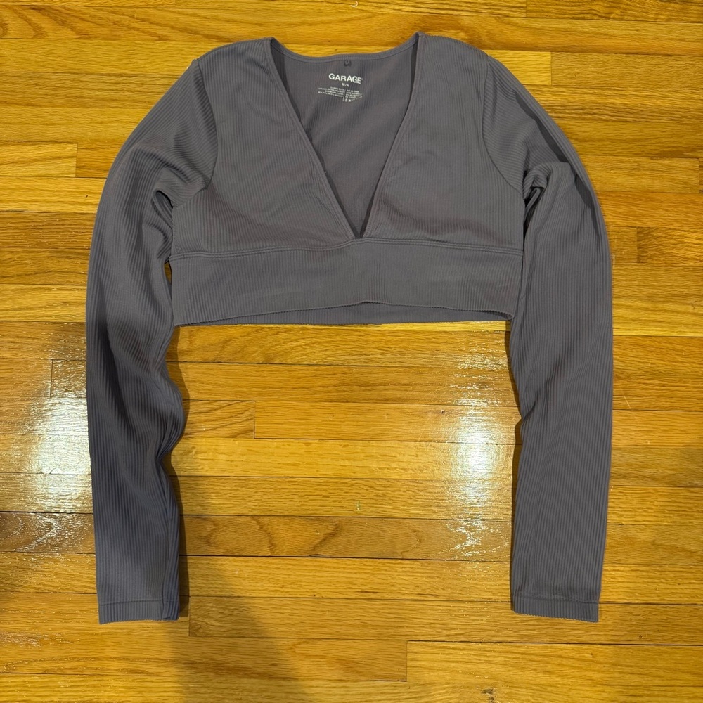 Garage Purple-Gray Long Sleeve Crop Top M